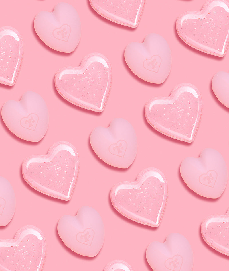 heart-shaped sponge and sponge case